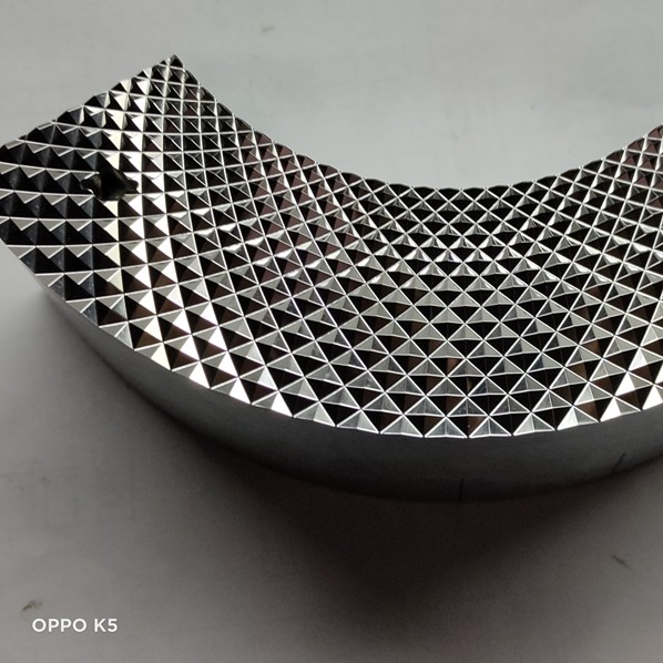 燈(deng)罩糢(mo)具(ju)4